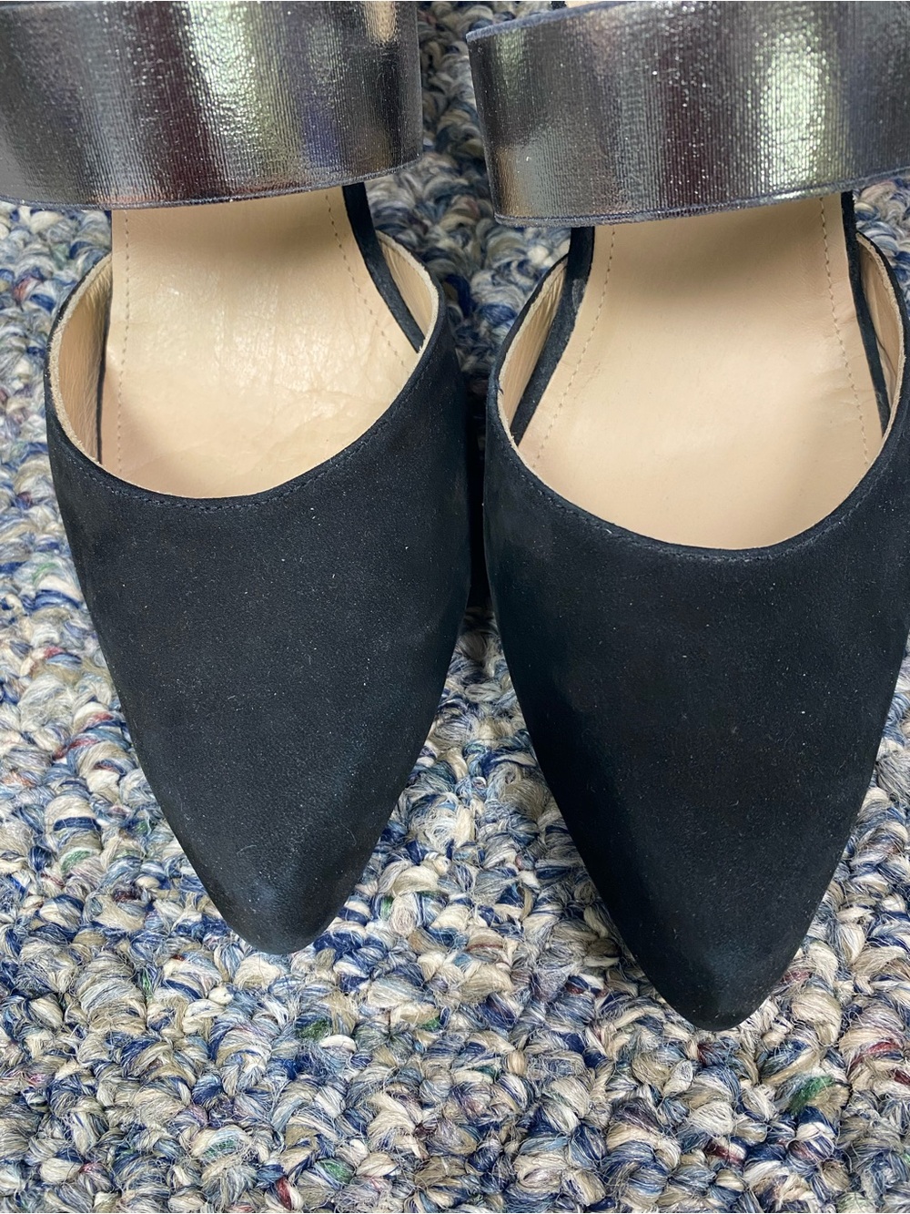 Women’s Black Pointed-Toe Kitten Heel Pumps with Metallic Strap - Picture 4 of 6